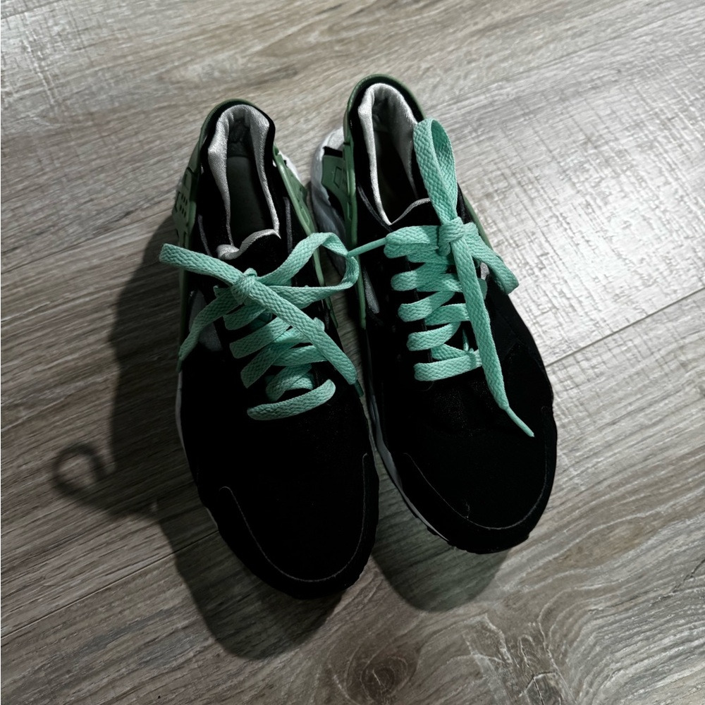 Nike Huarache Run GS 'Green Glow' - Picture 2 of 4